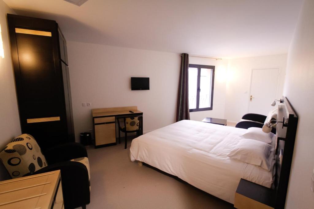 Saint-Privat  Logis Hotel Restaurant Auberge De La Xaintrie חדר תמונה