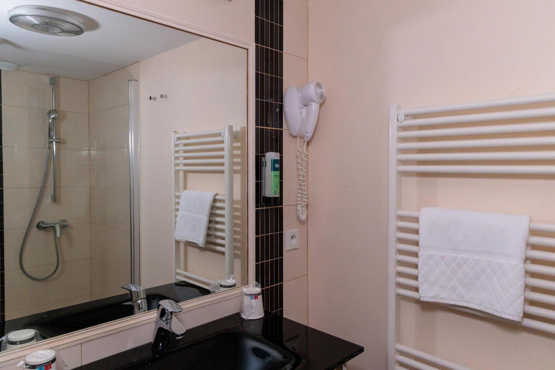 Saint-Privat  Logis Hotel Restaurant Auberge De La Xaintrie מראה חיצוני תמונה